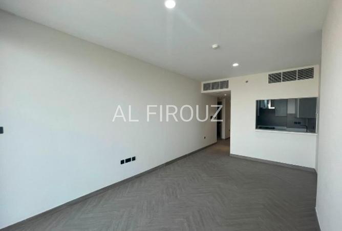 Well-Proportioned 1BR + Maid | Balcony — photo 3